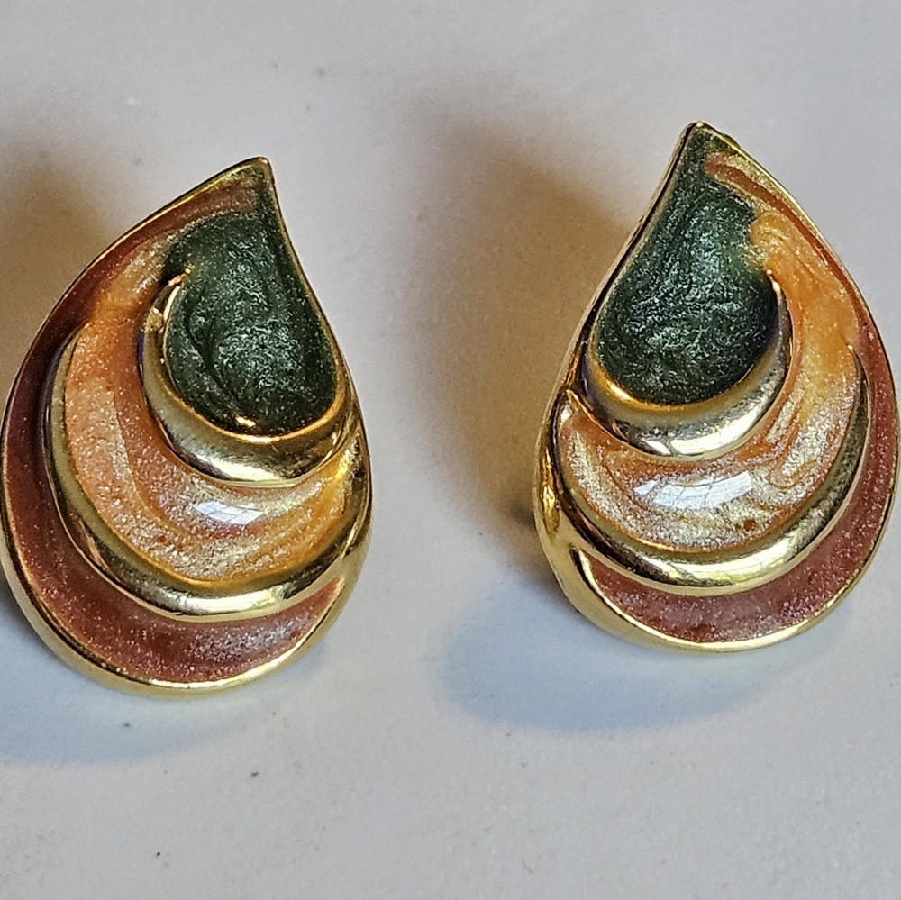 Goldtone enamel teardrop earrings